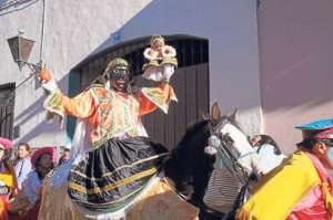 Las comparsas, encabezadas por la Mama Negra y su corte, concluyeron esta semana por las calles c&eacute;ntricas de Latacunga y los barrios tradicionales.