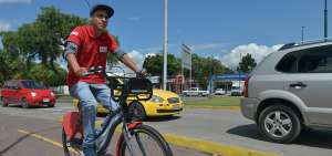 La capital azuaya es un ejemplo en el pa&iacute;s. Cuenta con 34 kil&oacute;metros de ciclov&iacute;as y un programa de bicicletas p&uacute;blicas que ya tiene m&aacute;s de 3.000 inscritos.
