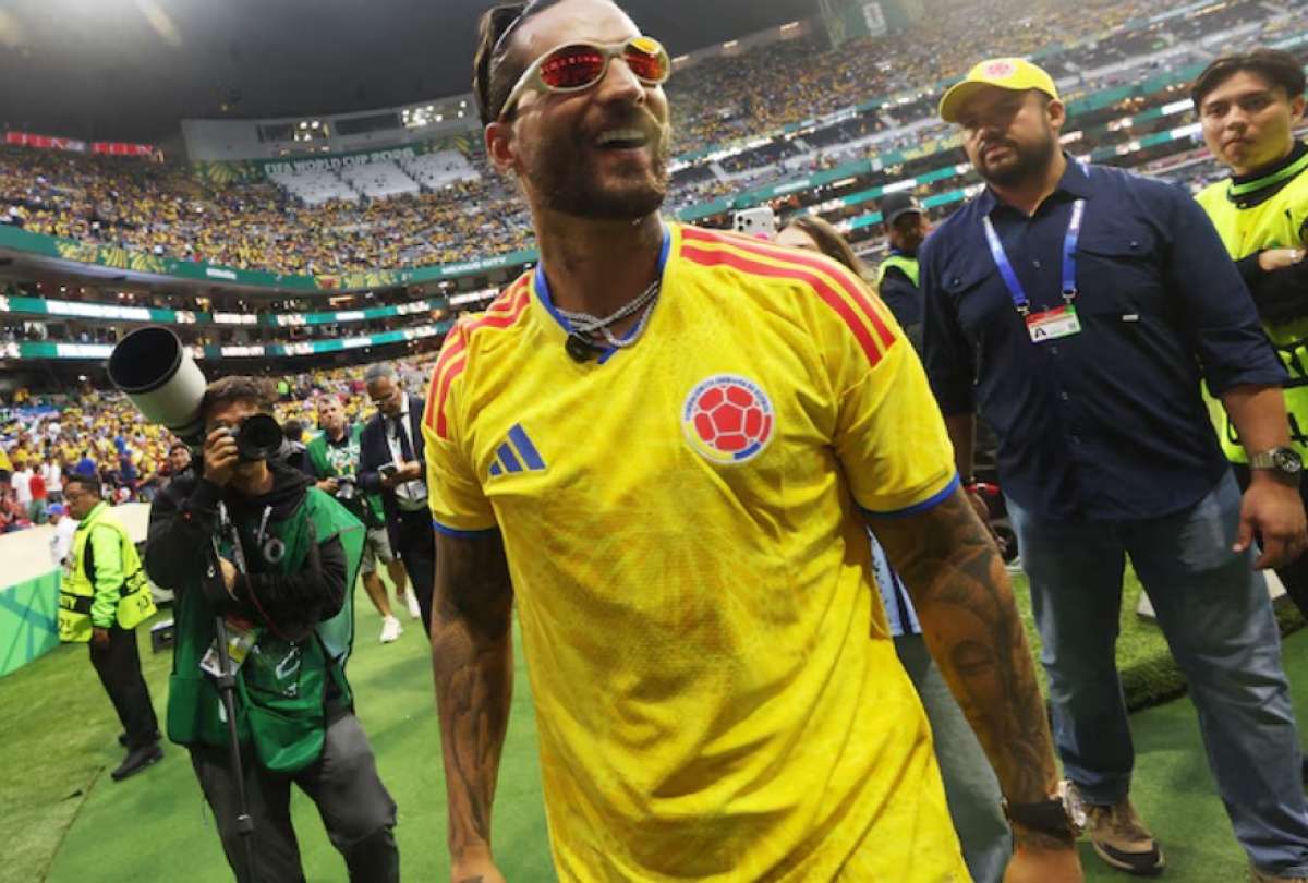 Maluma asisti&oacute; al estadio Ciudad de M&eacute;xico para apoyar a Colombia en su estreno frente a Uzbekist&aacute;n en el Mundial 2026.