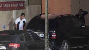 Pol&eacute;mica por im&aacute;genes de Cristiano Ronaldo orinando en la calle 