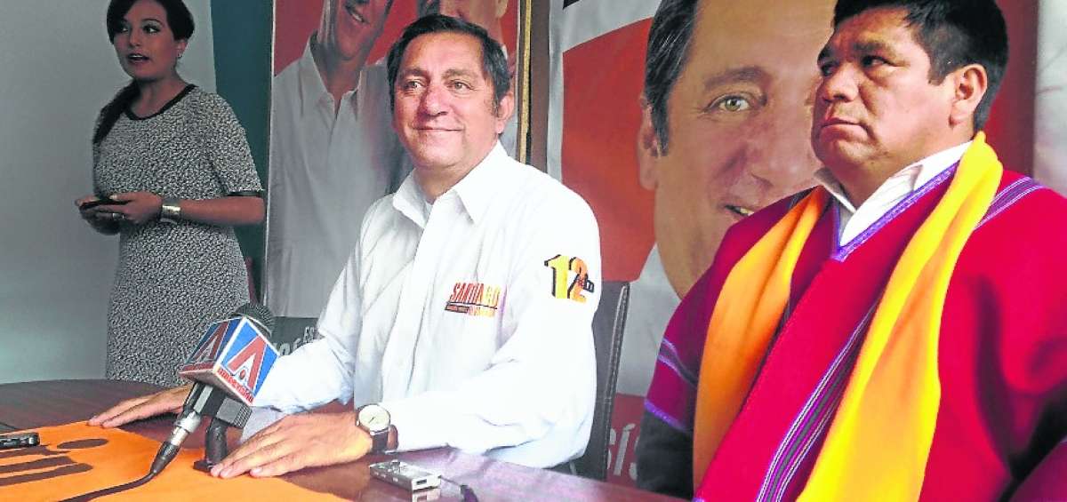 Santiago Alvarado y Juli&aacute;n Maliza (Der.).