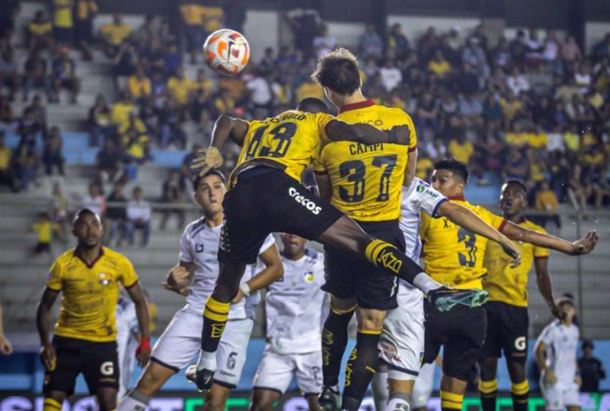 Barcelona recibe a Liga de Quito en el Monumental