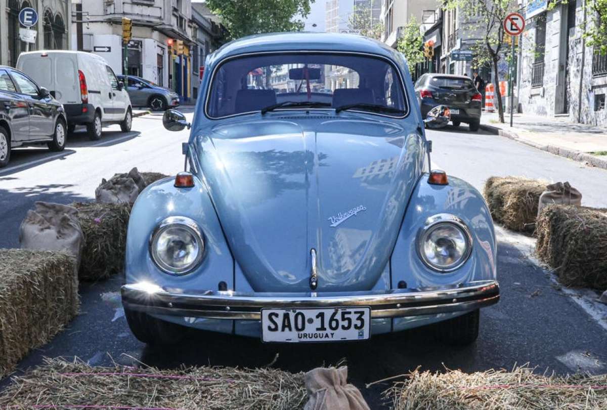 El Volkswagen celeste de Pepe Mujica sale a la calle como parte de una inédita muestra-homenaje en Uruguay