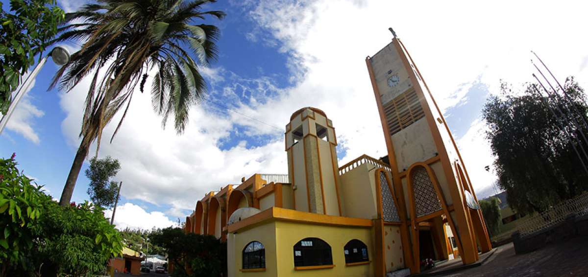 El santuario del Se&ntilde;or del Terremoto, patrono de Patate, es uno de los principales encantos urbanos del cant&oacute;n, as&iacute; como el parque central.