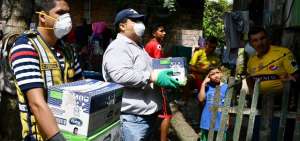Personal del Cabildo lleg&oacute; con provisiones para donarlas a las clases m&aacute;s necesitadas de este cant&oacute;n del Guayas. La ciudadan&iacute;a se mostr&oacute; satisfecha.