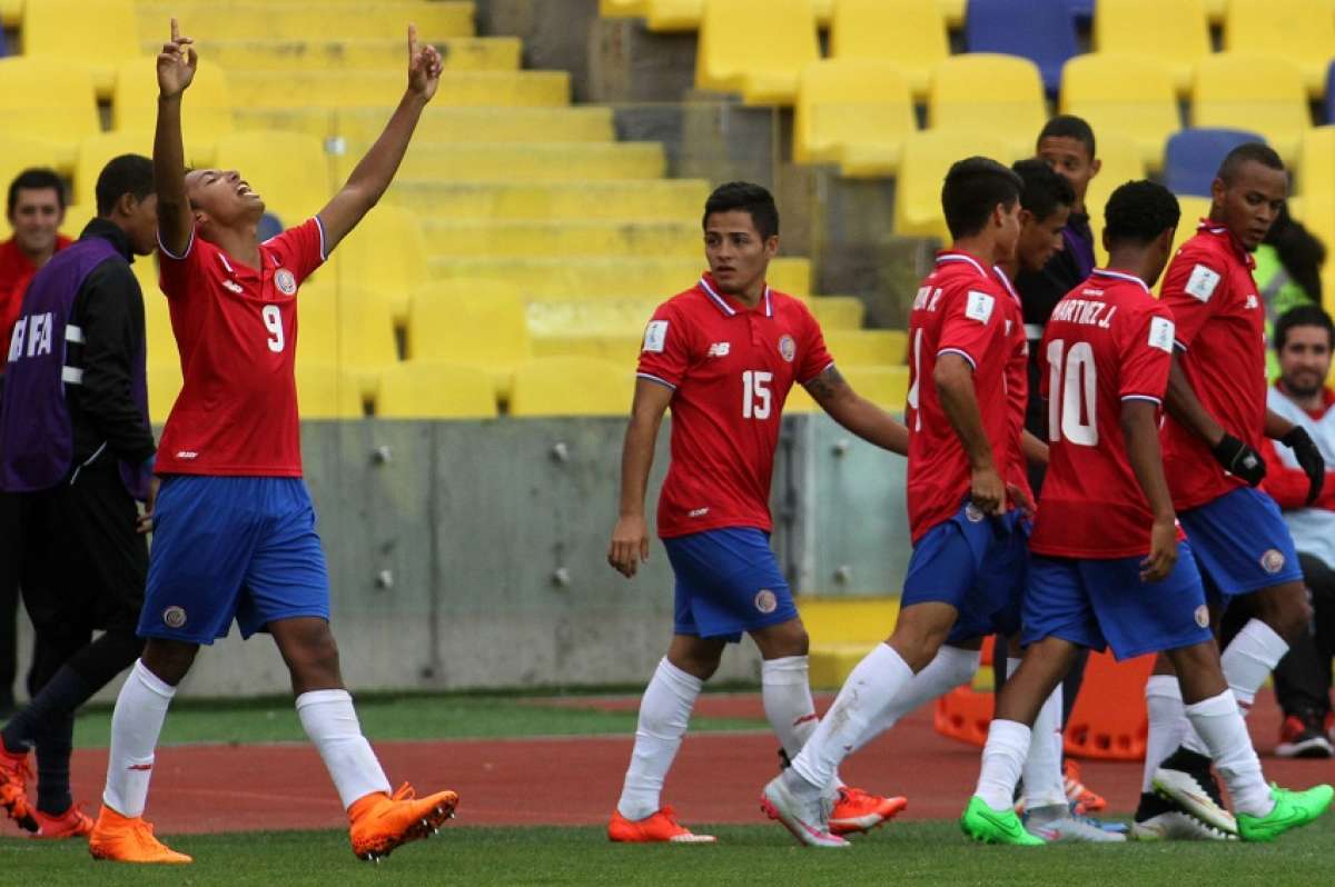 Andy Reyes (i) y Kevin Masis (15) fueron los autores de los goles del combinado tico. Foto: AFP
