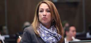 Asamble&iacute;sta Soledad Buend&iacute;a recibe presuntas amenazas