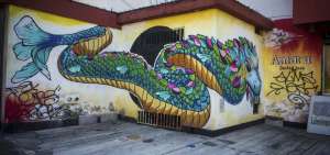 Mural con la imagen de Amaru, la deidad, en la calle Lugo y Madrid, en el barrio La Floresta, que cambi&oacute; la perspectiva del lugar a trav&eacute;s del arte.  