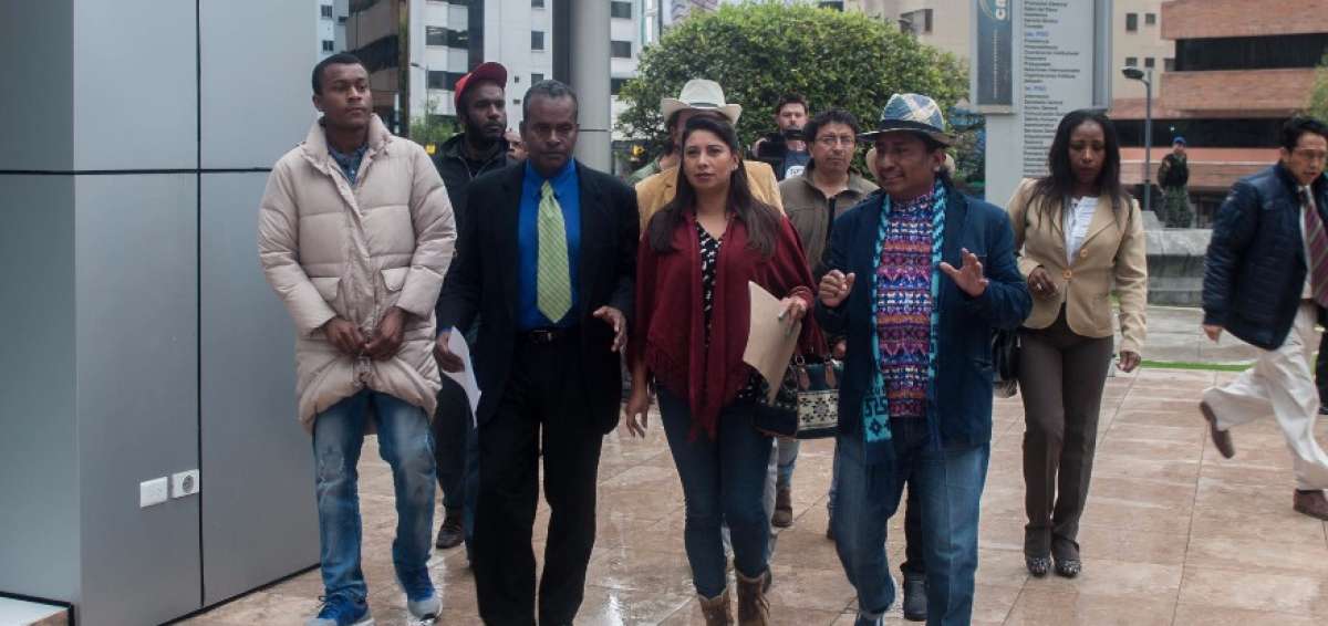 Dirigentes del Consejo Nacional de Pueblos y Nacionalidades entregaron al CNE un pedido para que se controlen los actos de xenofobia, discrimen e intolerancia.