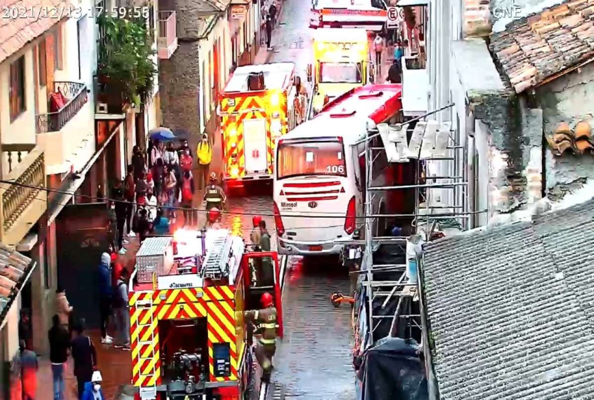 Un bus se estrell&oacute; contra una vivienda, en Cuenca