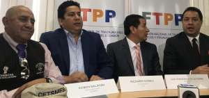 Representantes de Cetsmee, CUT y FTTP durante la rueda de prensa. 