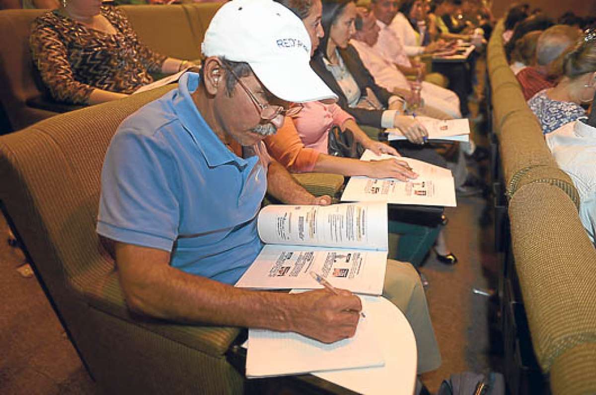 Alcaldes, concejales y representantes de juntas parroquiales participaron del evento. Foto: Pilar Vera