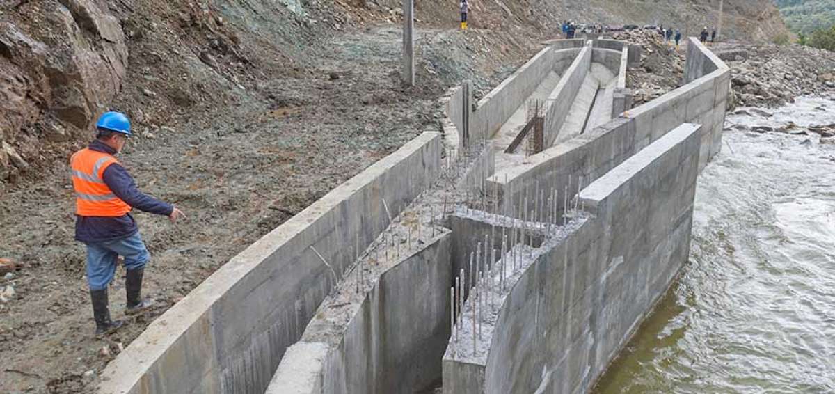 Las cuatro estructuras de captaci&oacute;n de agua del sistema  Chalpi Grande-Papallacta registran, en promedio, un avance del 99% en su construcci&oacute;n.