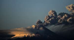 La alerta amarilla por la actividad del coloso contin&uacute;a. Foto: AFP