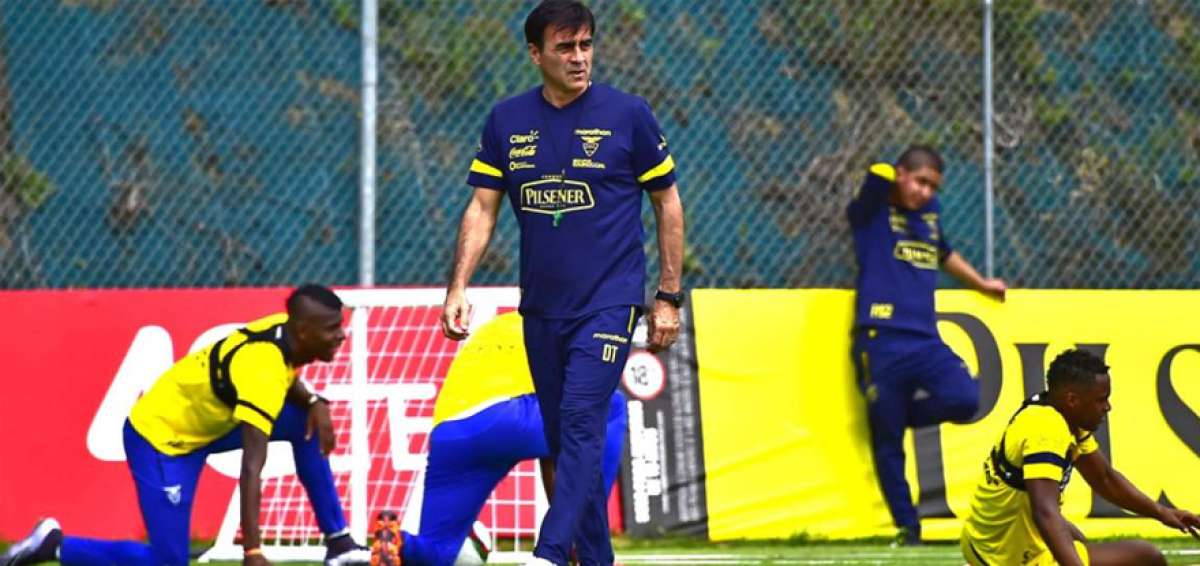 Quinteros define hoy la lista de 24 jugadores para enfrentar a Uruguay
