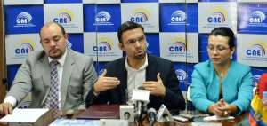  Juan Pablo Pozo, presidente del Consejo Nacional Electoral (CNE), durante una rueda de prensa en Ambato. 