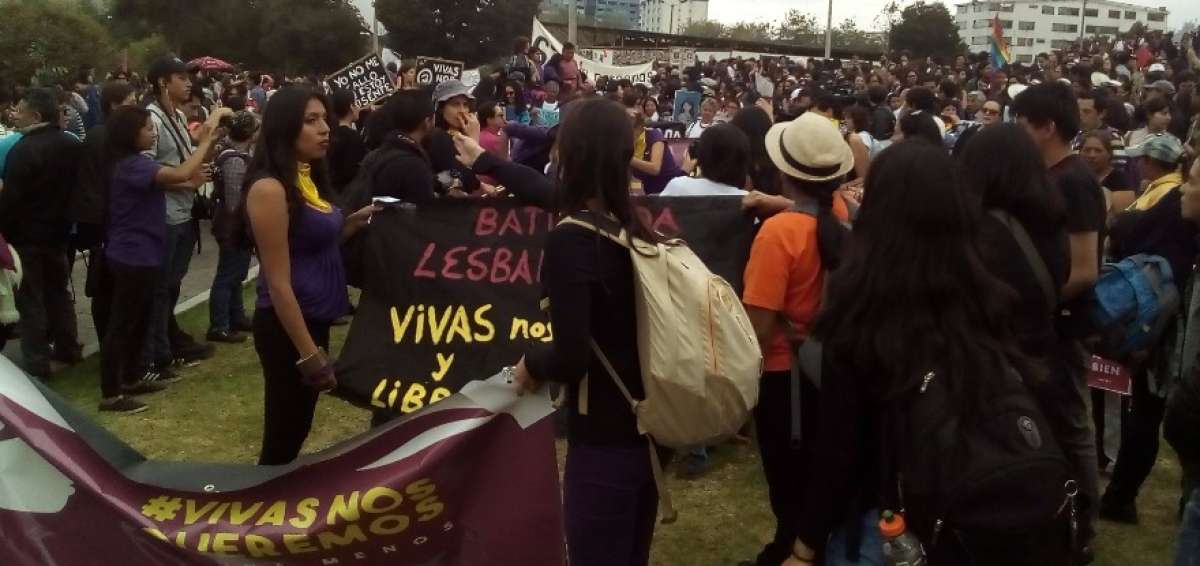 La marcha 'Vivas nos Queremos' congreg&oacute; a cientos de personas