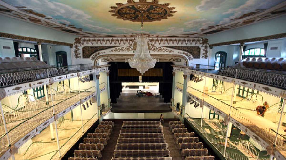Vista interior del Teatro Mart&iacute; en La Habana, una reliquia patrimonial del siglo XIX que reabrir&aacute; sus puertas el pr&oacute;ximo lunes. Foto: EFE