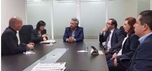 Moreno analiz&oacute; la evoluci&oacute;n de la econom&iacute;a nacional con el exministro de Finanzas de Grecia