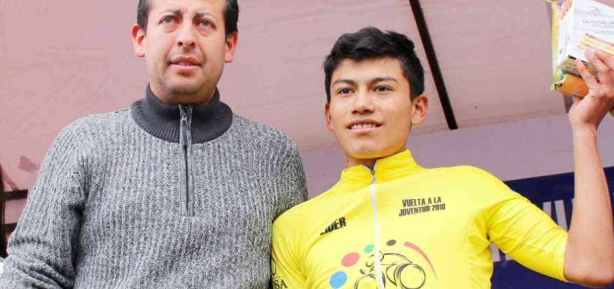 Bryan Obando (derecha) virtual campe&oacute;n de la vuelta cicl&iacute;stica.