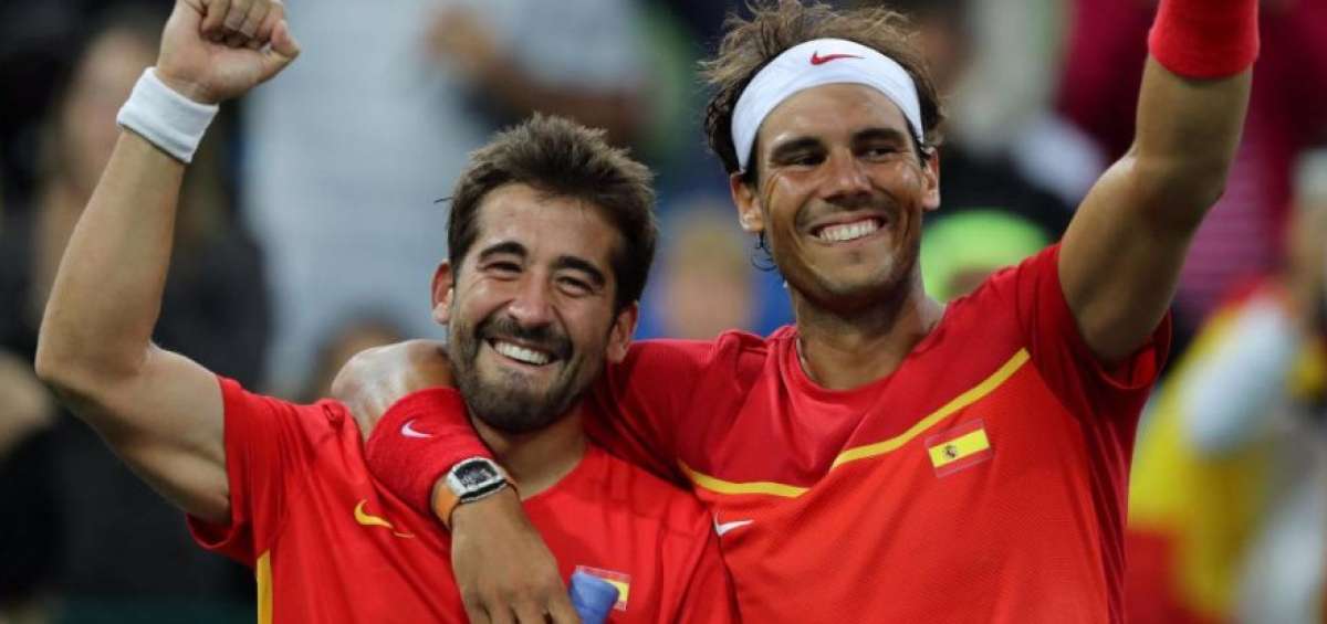 Nadal vuelve al tenis con un triunfo f&aacute;cil junto a Marc L&oacute;pez