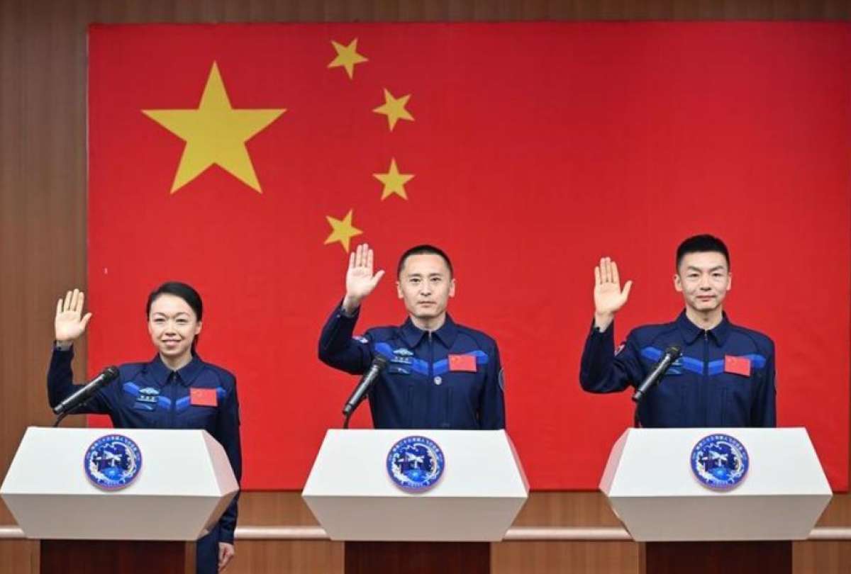Se celebra ceremonia de despedida para astronautas chinos de misi&oacute;n Shenzhou-23
