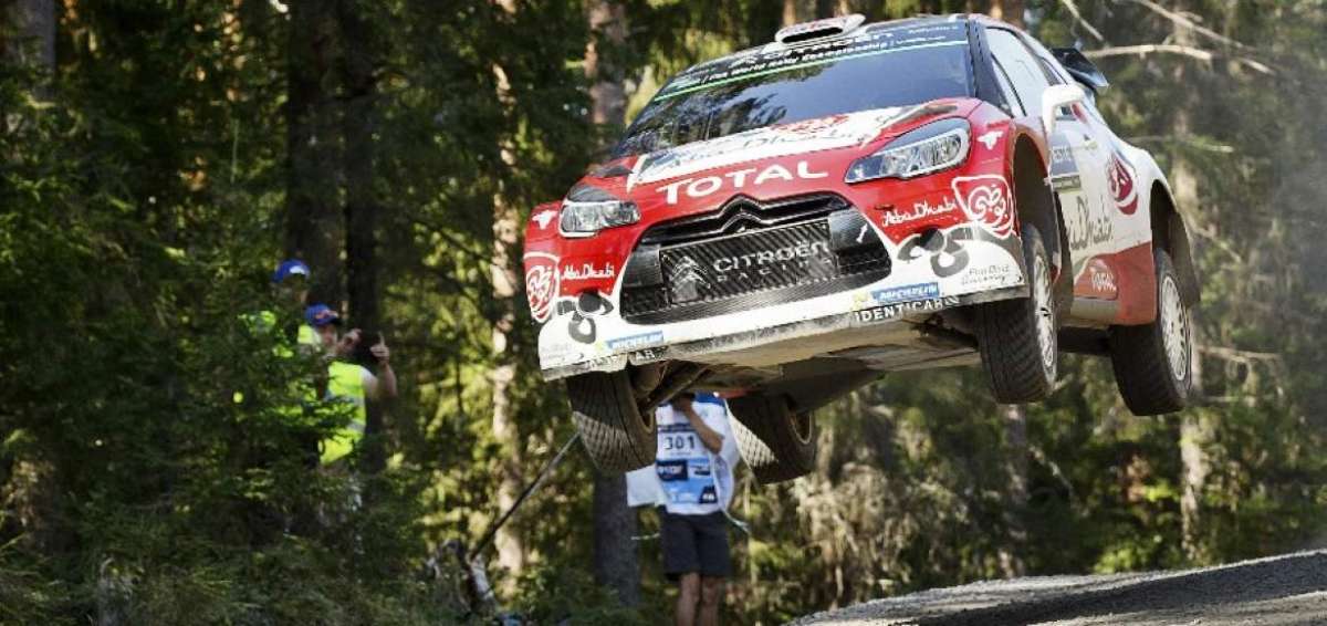 Meeke marc&oacute; el mejor tiempo en 4 de estos 11 tramos y aventaja en 18 segundos al finland&eacute;s Jari-Matti Latvala (VW Polo-R).