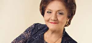 La cantante Fresia Saavedra durante un concierto en Nueva York interpretando los pasillos que han catapultado su trayectoria musical.  