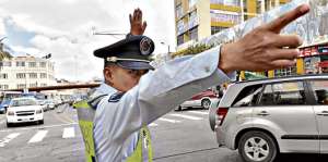 216 agentes regular&aacute;n el tr&aacute;nsito vehicular  y peatonal en Ambato durante 2015 