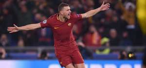 Un gol de Dzeko mete al Roma en cuartos de final