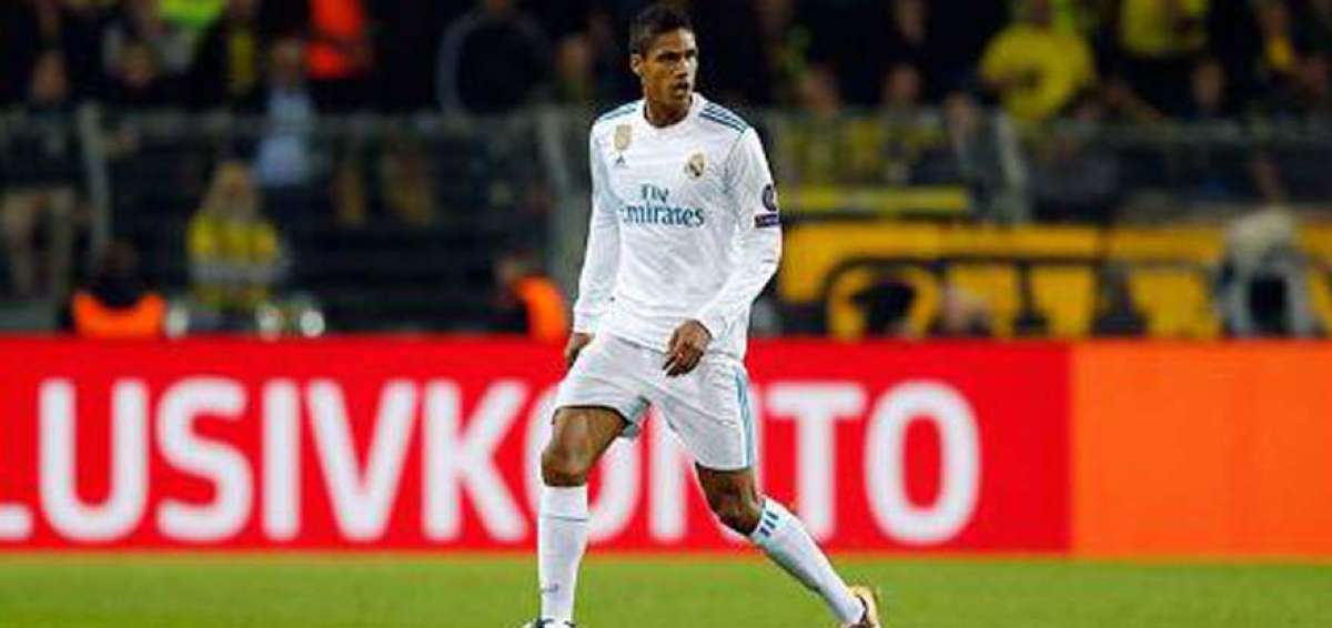 El central franc&eacute;s Varane renueva con el Real Madrid hasta 2022