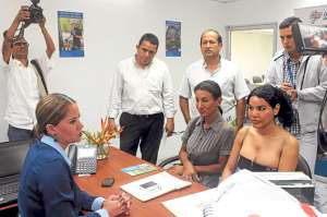 En representaci&oacute;n de varias organizaciones,  Silueta X present&oacute; una queja la semana pasada. Foto: Cortes&iacute;a.