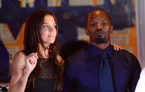 Katie Holmes y Jamie Foxx inician romance ante las c&aacute;maras