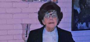 La escritora Lupe Rumazo.
