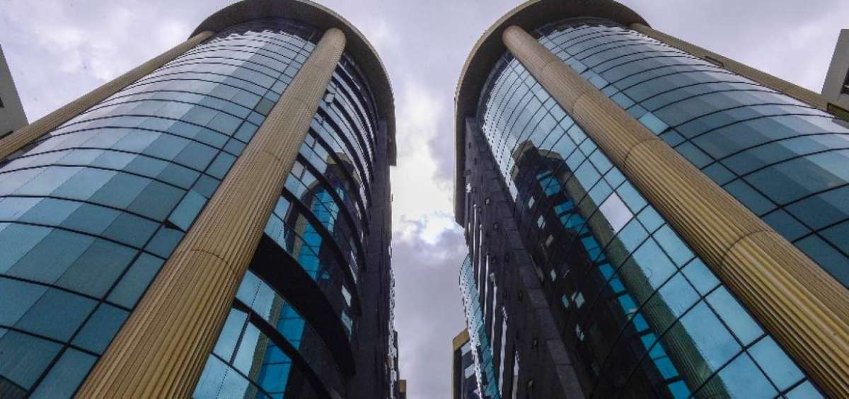 Formas caprichosas se adue&ntilde;an de la capital