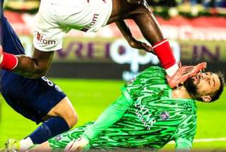 Donnarumma salió lesionado