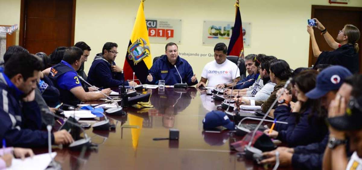 Bajo la direcci&oacute;n del Crnl. Juan Zapata, la tarde de ayer se reuni&oacute; el COE del Distrito Metropolitano para evaluar los efectos de la estaci&oacute;n invernal.     