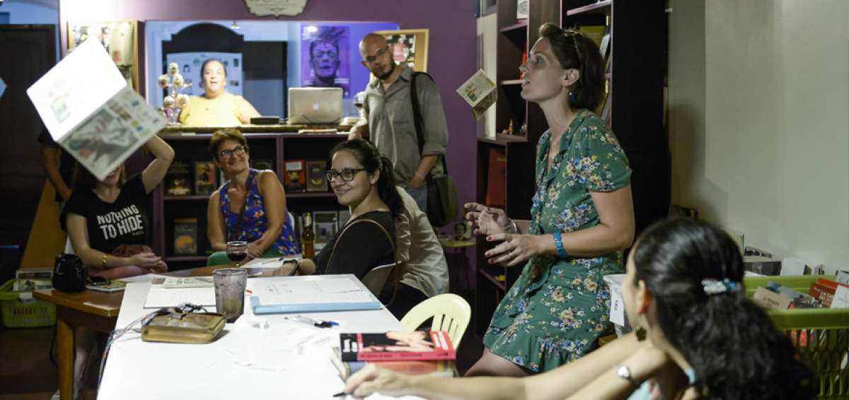 El proyecto gestiona eventos en los que se cruzan las miradas de dos lenguas romances en una ciudad tropical. Este mi&eacute;rcoles fue en Casa Morada.   