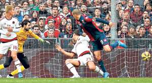 Con un gol de Antonelli, el Genoa escala en el Calcio 
