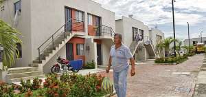 El plan habitacional denominado Nueva Babahoyo cuenta con 20 viviendas adecuadas para personas con  discapacidad de las 236 soluciones habitacionales que se crearon para los afectados por el terremoto. El sector est&aacute; lotizado y dotado de cableado soterrado, servicios de agua potable y alcantarillado.