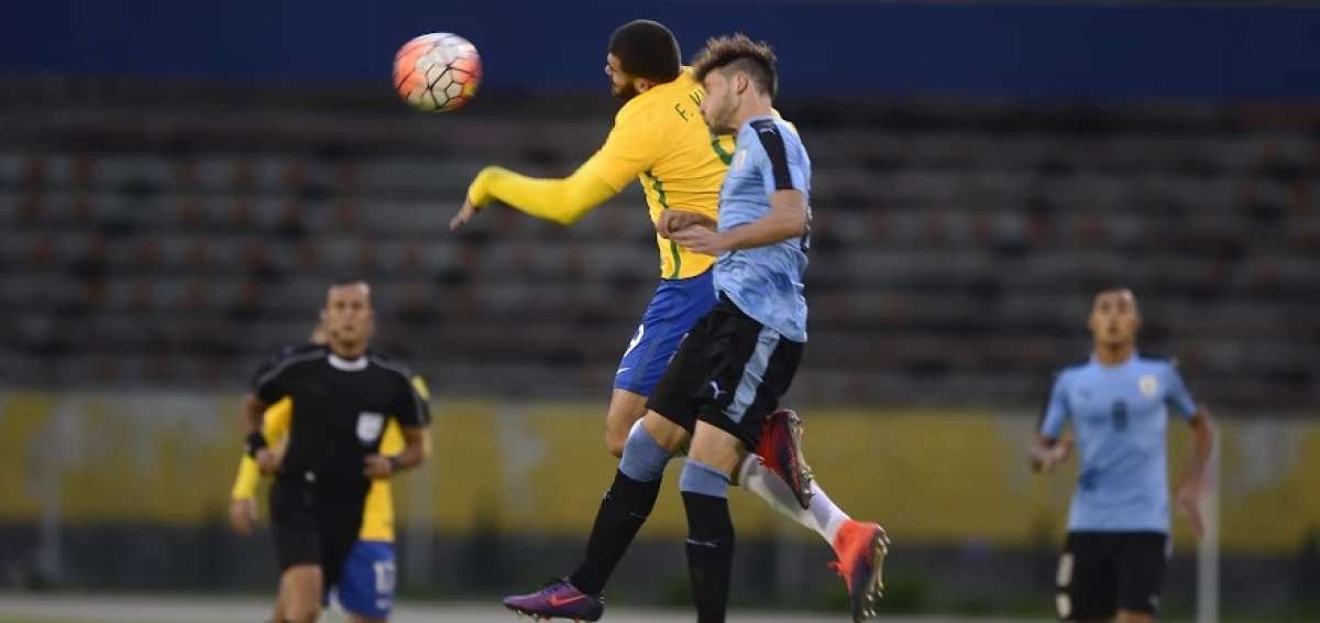 Uruguay derrot&oacute; 2-1 a Brasil y es l&iacute;der absoluto del hexagonal