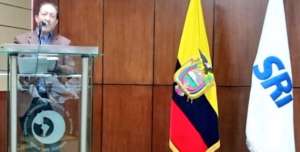 El libro fue escrito por el historiador Juan Paz y Mi&ntilde;o en coordinaci&oacute;n con el Centro de Estudios Fiscales del SRI (CEF). Foto: Twitter SRI