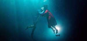 A pesar de que hay gui&ntilde;os a la idea del romance entre los personajes principales este no es un filme de amor. Es pol&iacute;tico en su esencia.