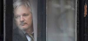 Julian Assange permanece asilado en la Embajada de Ecuador en Londres desde 2012.