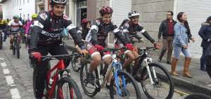 Una cicleada acompa&ntilde;&oacute; a la entrega del proyecto de ordenanza para fortalecer el uso de la bicicleta dentro del cant&oacute;n Cuenca.
