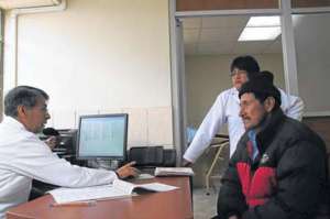 Los m&eacute;dicos de familia en Ecuador actualmente llegan a 300. El Estado apoya su formaci&oacute;n. Foto: Archivo.