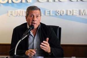 &Oacute;scar Tab&aacute;rez conf&iacute;a en que Su&aacute;rez mostrar&aacute; un buen nivel en los amistosos de la selecci&oacute;n uruguaya. Foto: AFP