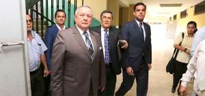 Universidad de Guayaquil anula t&iacute;tulos de cuarto nivel a Pamela Mart&iacute;nez y su esposo