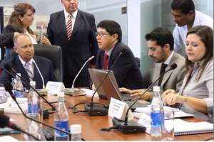 Diego Aulestia, ministro Coordinador de Comercio Exterior, se&ntilde;al&oacute; que el gobierno analiza peri&oacute;dicamente la implementaci&oacute;n de salvaguardias para conocer su alcance.Foto: Tomada del Twitter del Ministerio de Comercio Exterior.