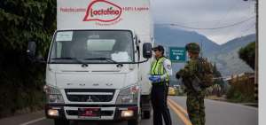 Los controles de ingreso a la capital lojana son permanentes y estrictos .